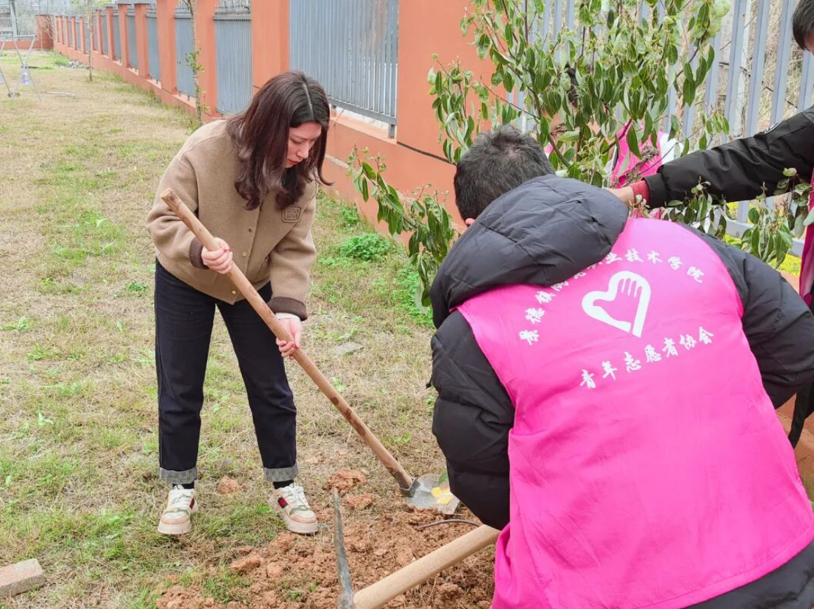 5d5f02dd-7bd0-45cd-b710-4874b6c8ac04