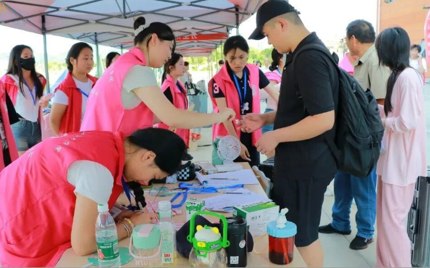 9e55f7e6-7bfd-485a-b430-5aea4a94d51f