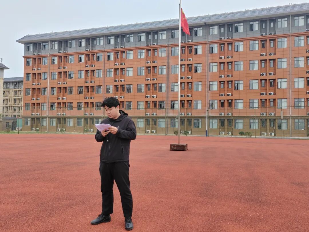 c4b9b7cae196a2b661bf5eb6f229ff96.jpg c4b9b7cae196a2b661bf5eb6f229ff96.jpg